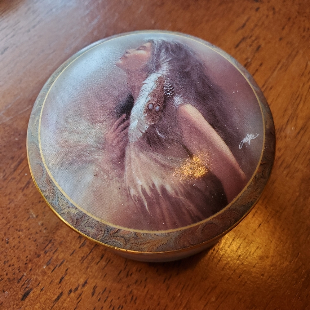 Afterglow by Lee Bogle Porcelain Music Box 1997 Vintage